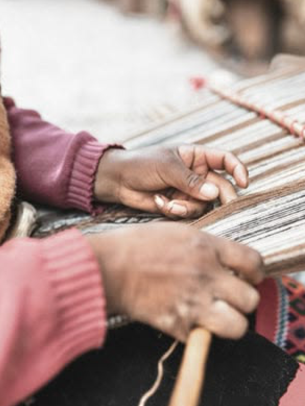 Weaving at the loom